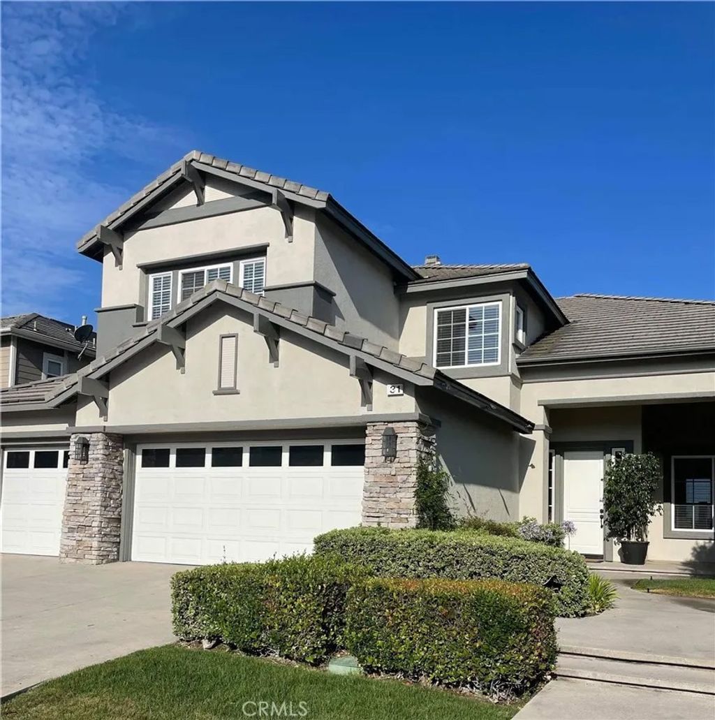 Photo of 31 Ledgewood Dr, Rancho Santa Margarita, CA 92688 (MLS # CV25274978)