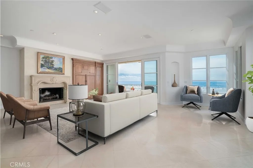 2420 The Strand