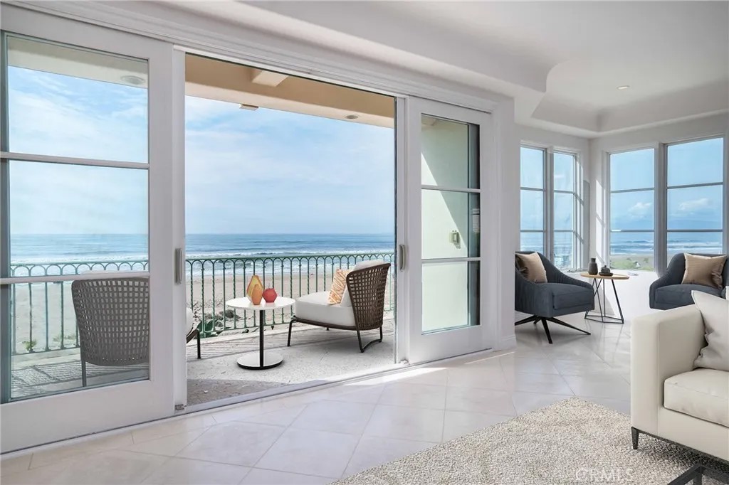 2420 The Strand