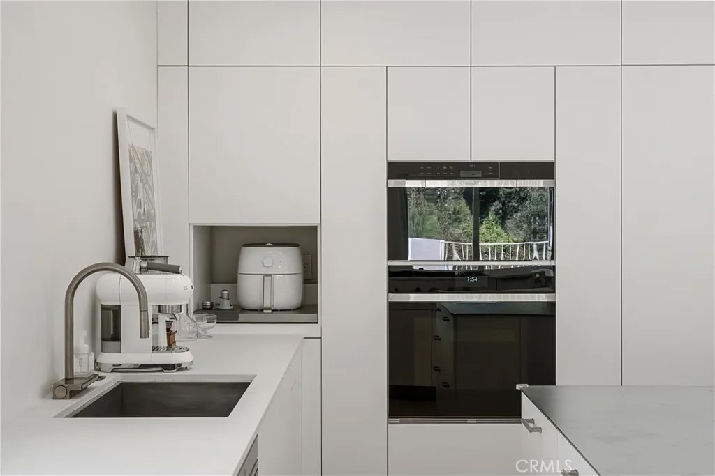 411 Woodcliffe
