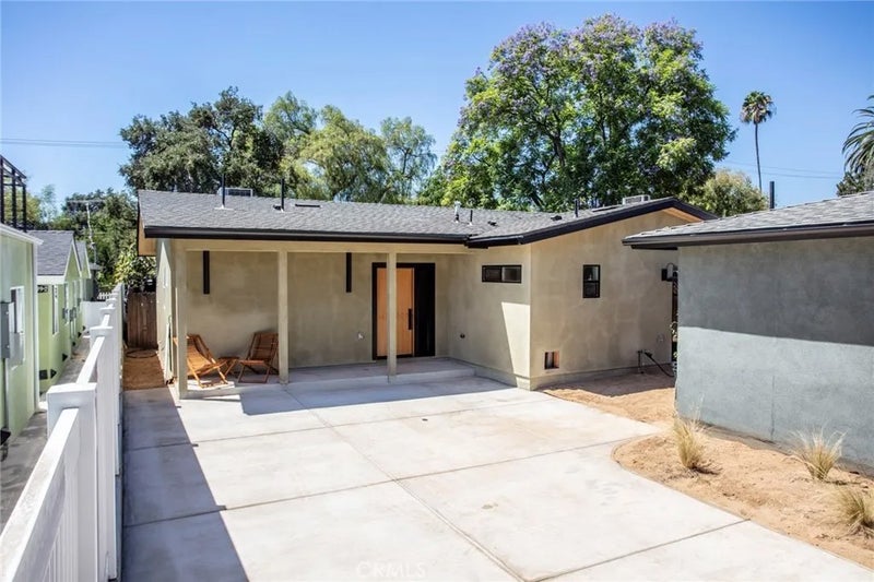 1701 N Oxford