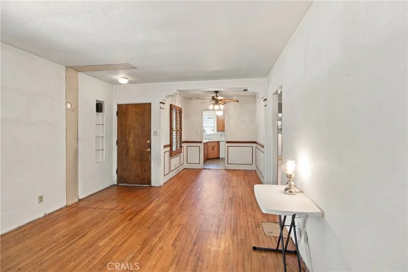 2043 N Maple