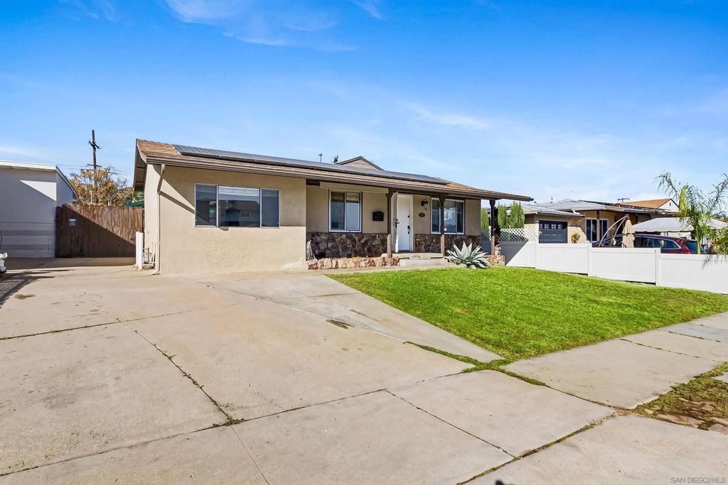 Photo of 612 N Pierce Street, El Cajon, CA 92020 (MLS # 260002990)