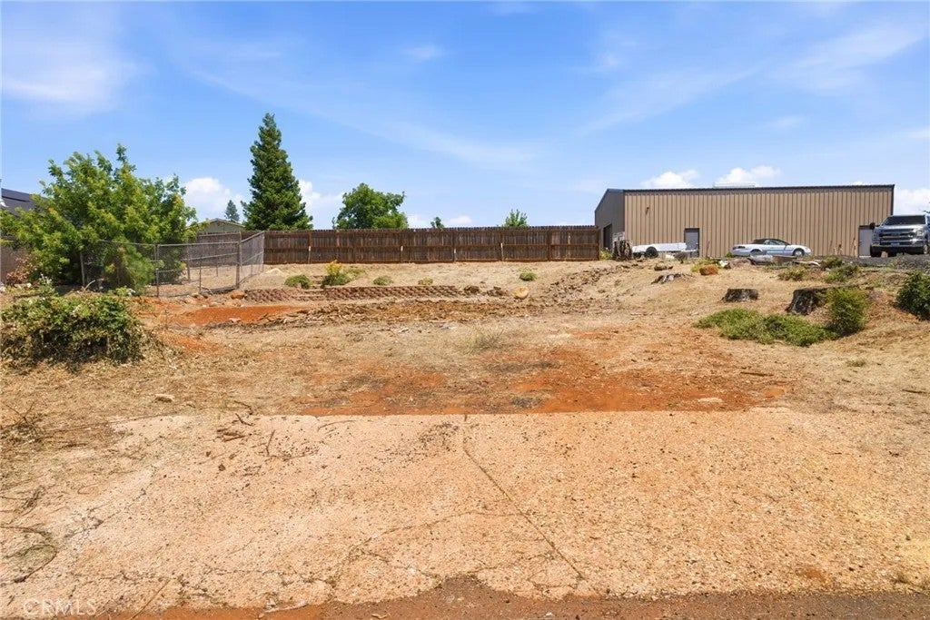 Photo of 6122 Lois DR, Paradise, CA 95969 (MLS # SN26137748)