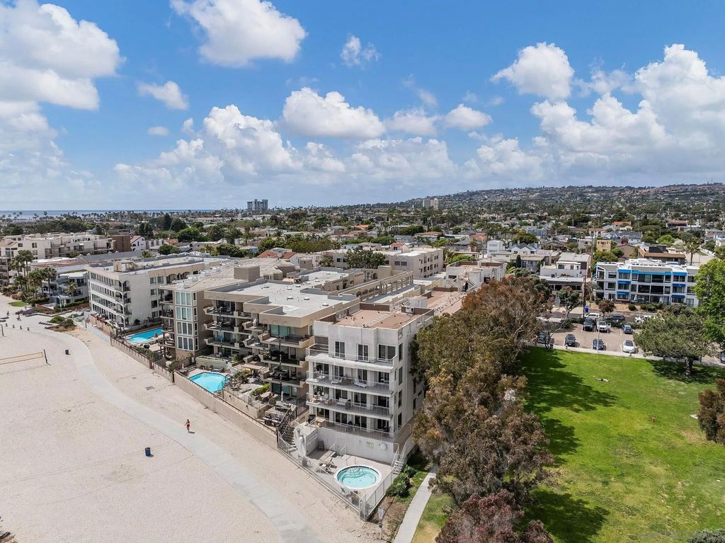 Photo of 1251 Parker Pl #2D, San Diego, CA 92109 (MLS # 260003248)