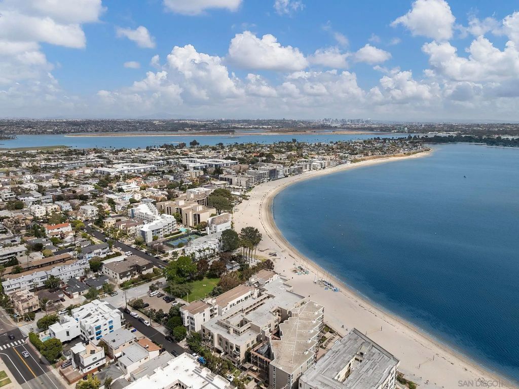 Photo of 1251 Parker Pl #2D, San Diego, CA 92109 (MLS # 260003248)