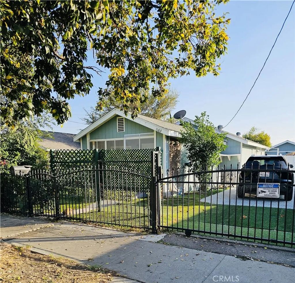 Photo of 1163 W 7th St, San Bernardino, CA 92411 (MLS # GD25269430)