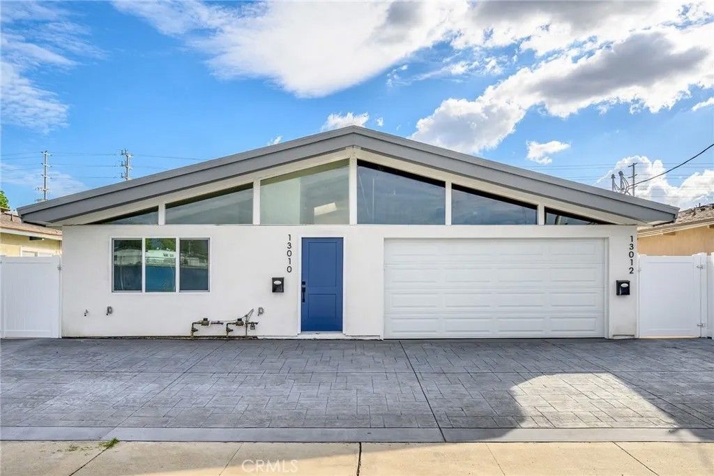 Photo of 13010 Hartland, North Hollywood, CA 91605 (MLS # GD25265147)