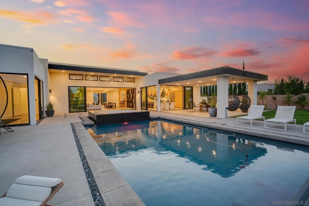 Photo of 5384 Aurora Summit Trl, San Diego, CA 92130 (MLS # 2600850)