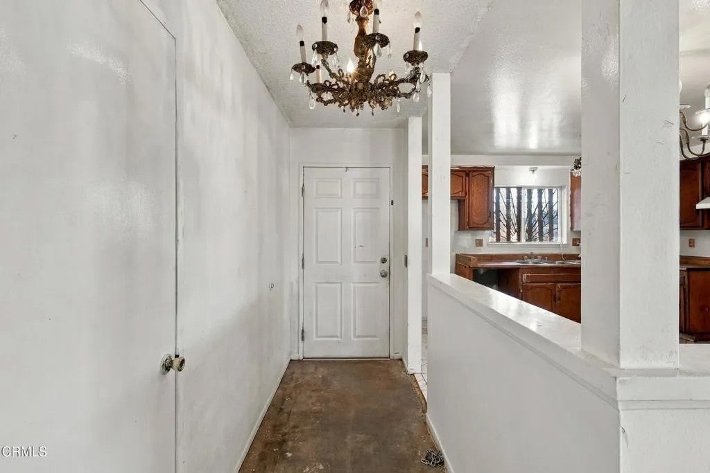 1819 La Puerta Avenue