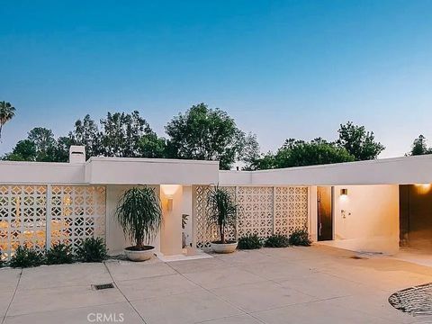 Photo of 1030 San Rafael Ln, Pasadena, CA 91105 (MLS # IG26055191)