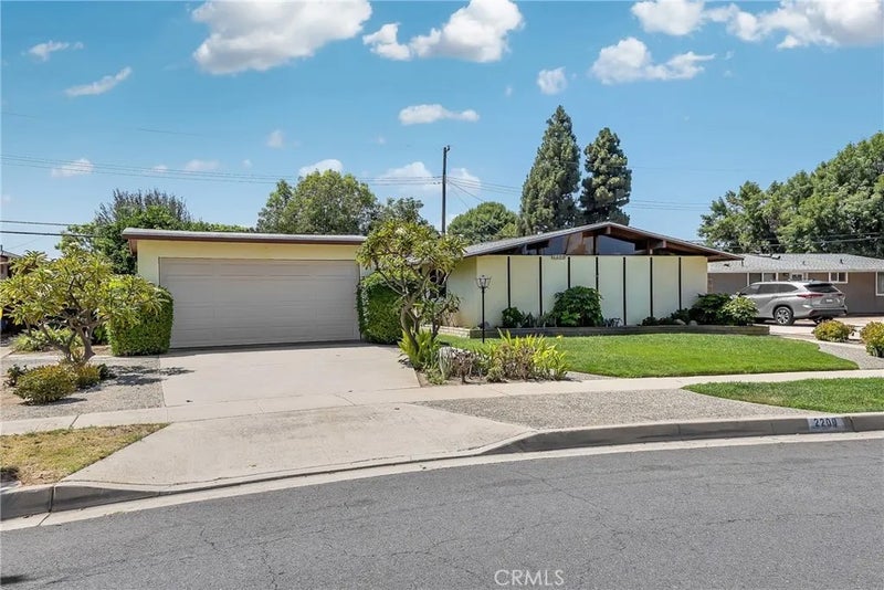 2200 Gregory