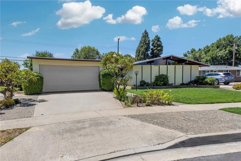 2200 Gregory
