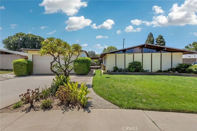 2200 Gregory