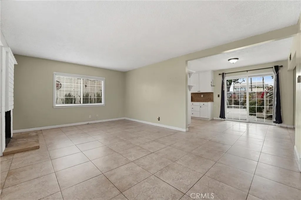 5976 Los Feliz Drive
