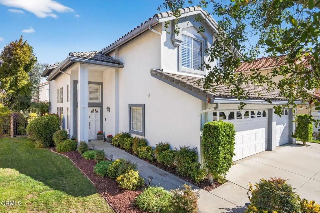 Photo of 1419 Oak Trail Street, Thousand Oaks, CA 91320 (MLS # V1-34331)