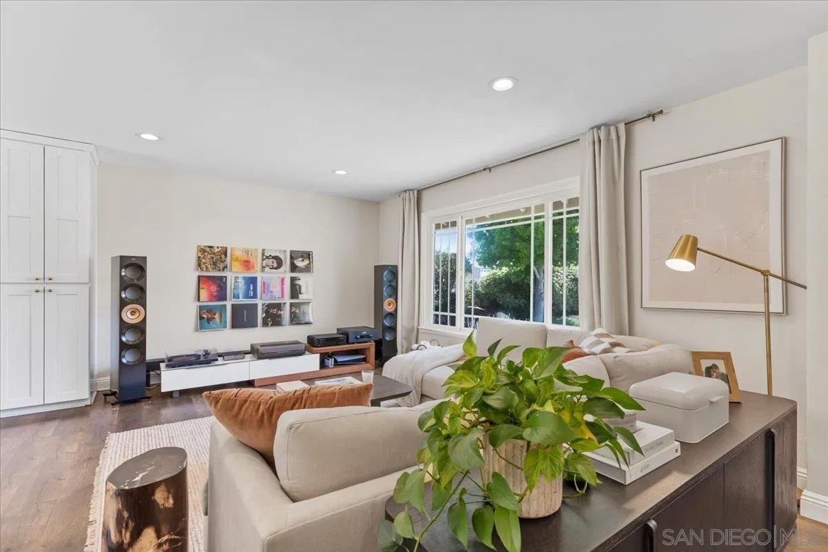 12243 Buckskin