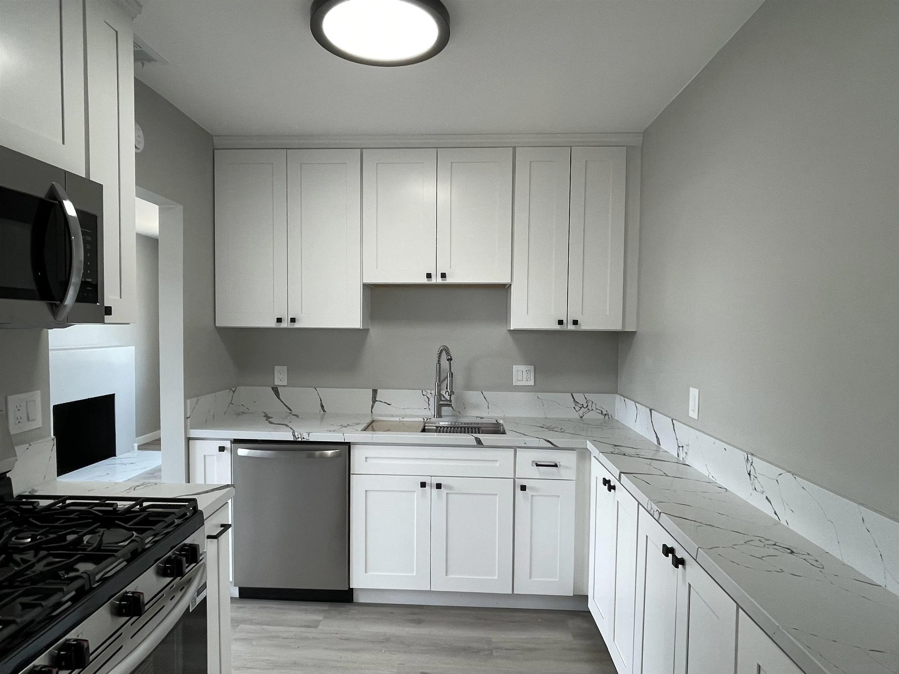 635-637 S 47Th St