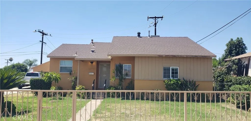 590 N Lilac Avenue