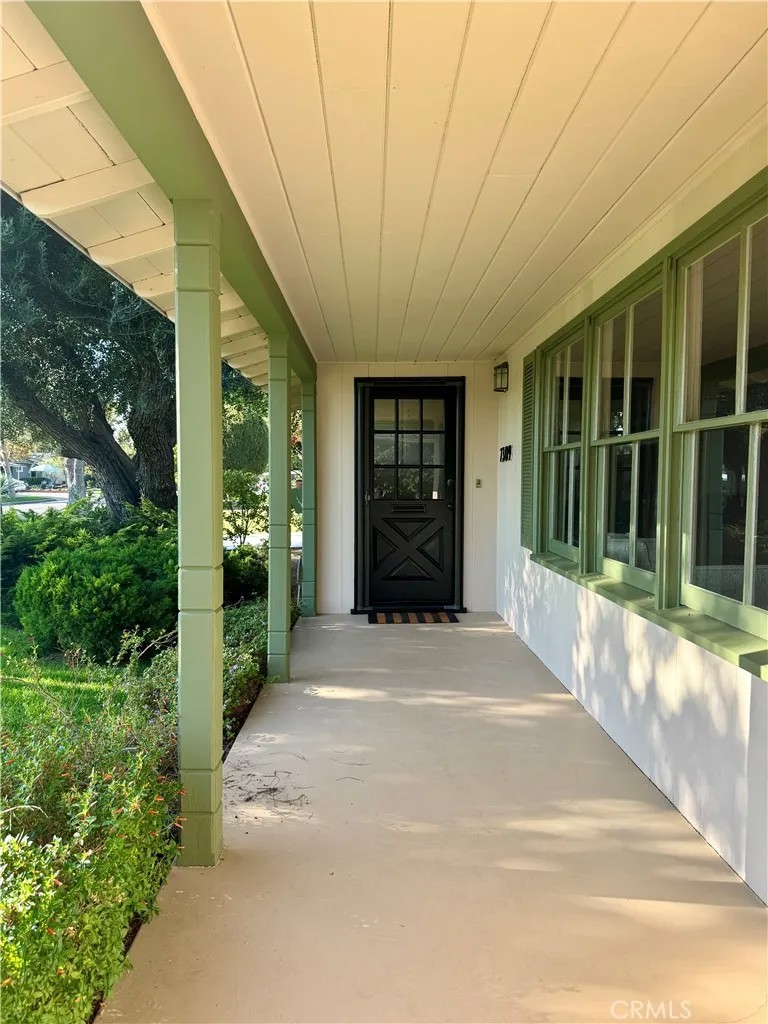 2309 N Louise