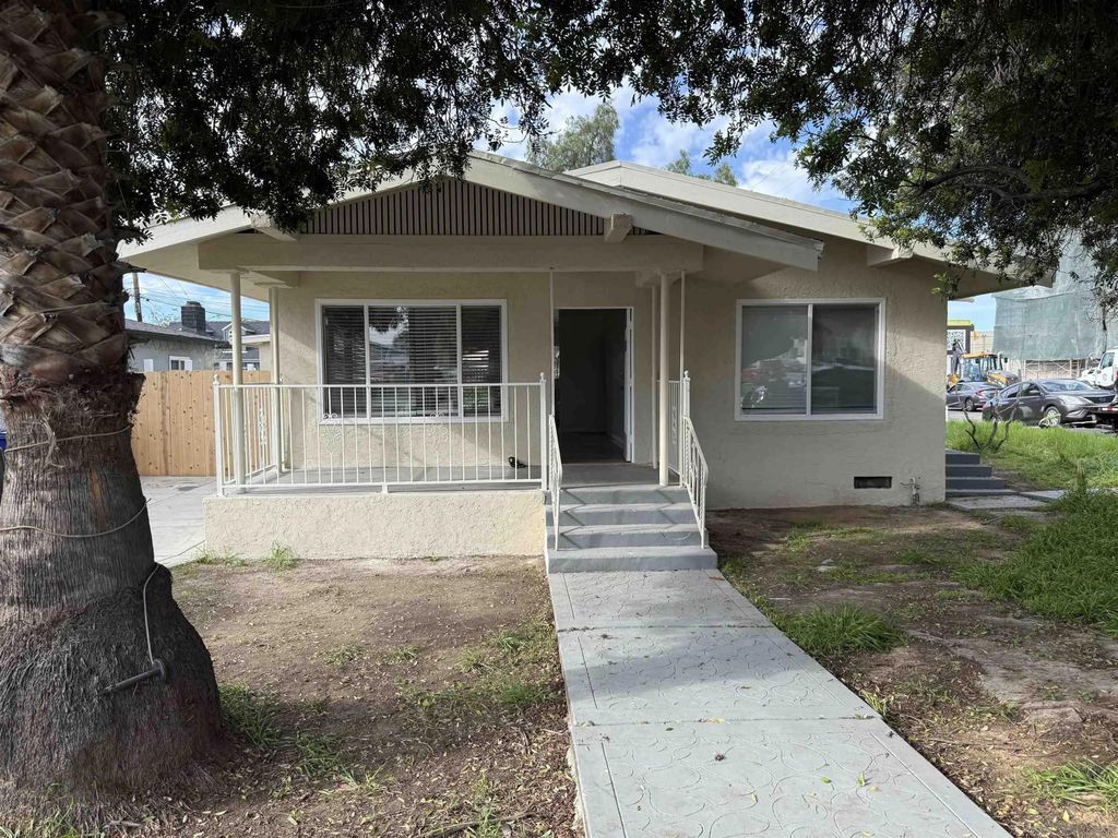Photo of 1002 Woodlawn Avenue, Chula Vista, CA 91911 (MLS # 260002844)