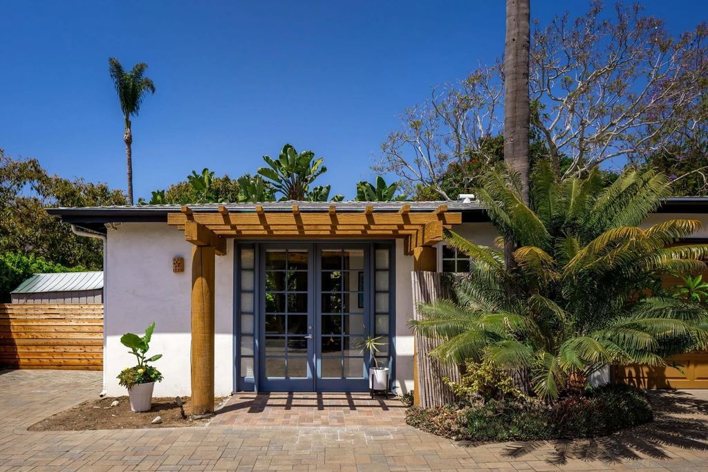 Photo of 767 Hymettus Avenue, Encinitas, CA 92024 (MLS # 260010161)