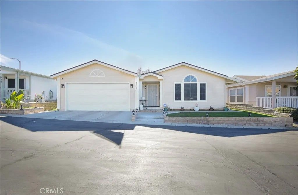 Photo of 521 Bermuda Drive, Hemet, CA 92543 (MLS # SW26022665)
