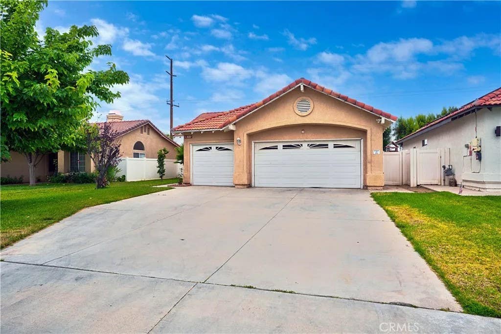 Photo of 16861 Via Lunado, Moreno Valley, CA 92551 (MLS # IV26133056)