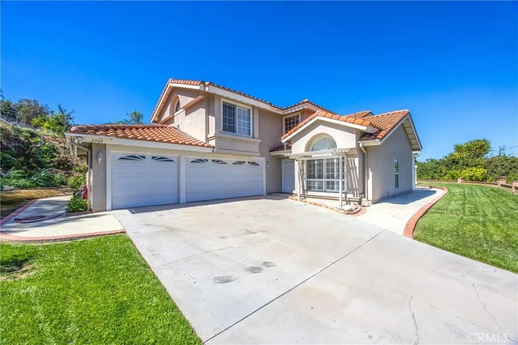 Photo of 2000 Citrus Wood Lane, Riverside, CA 92503 (MLS # IV26050805)