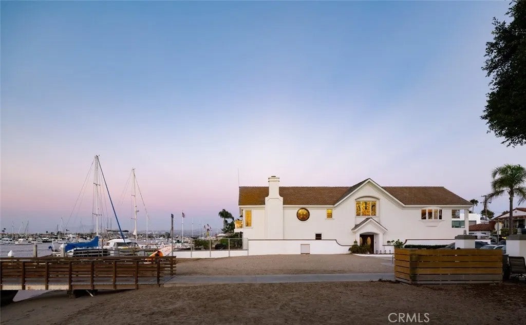 1444 W Bay
