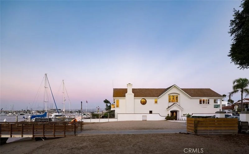 1444 W Bay