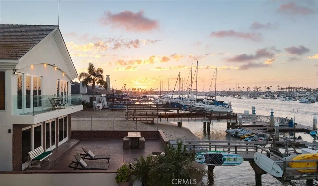 1444 W Bay