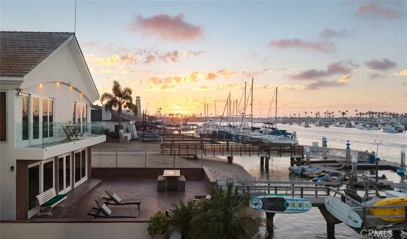 1444 W Bay