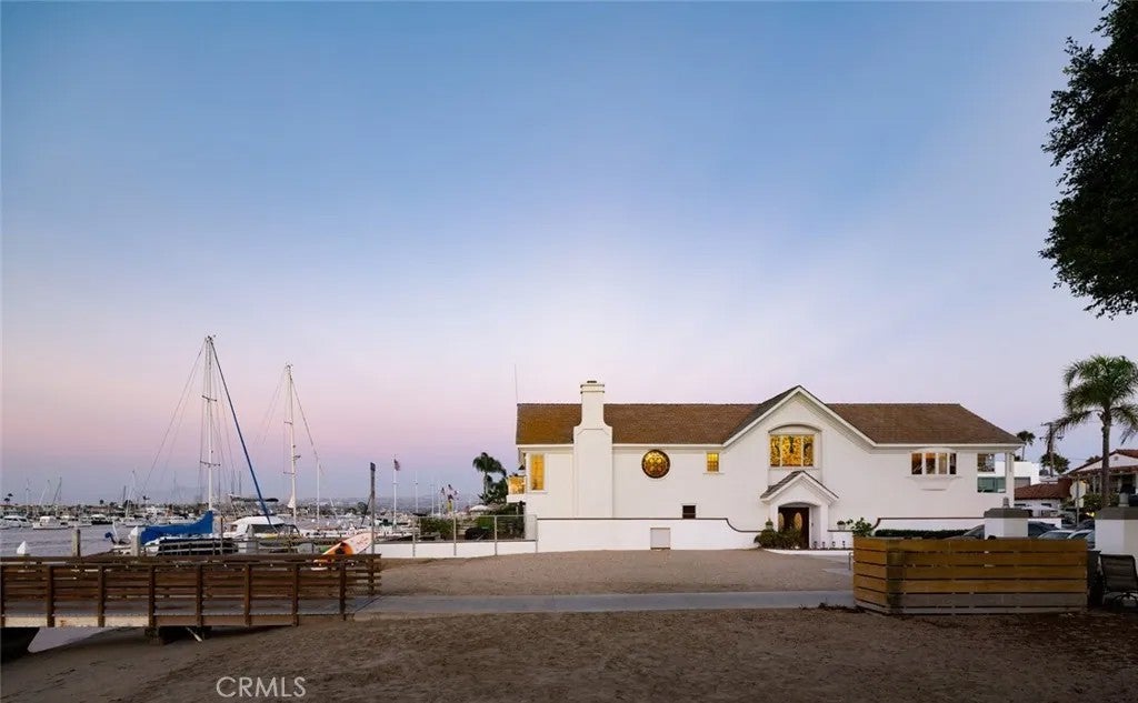 1444 W Bay