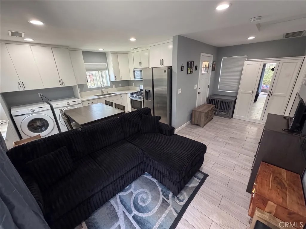 1701 Manor Circle