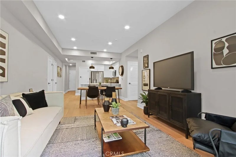 927 Deep Valley Drive 215