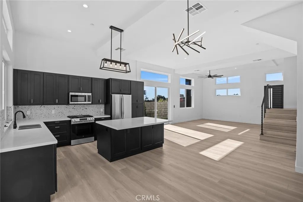 3215 S El Camino Real