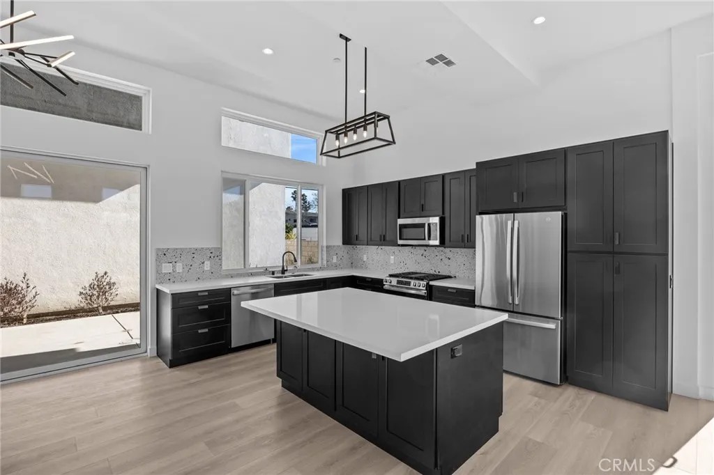 3215 S El Camino Real