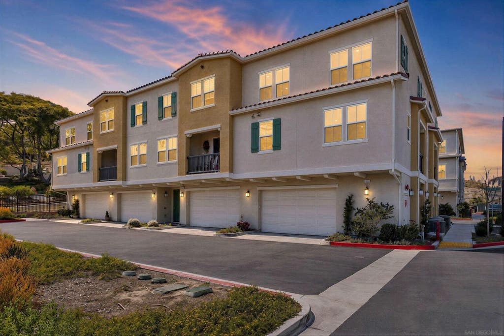 Photo of 2811 Safflower Street, Spring Valley, CA 91977 (MLS # 260012491)