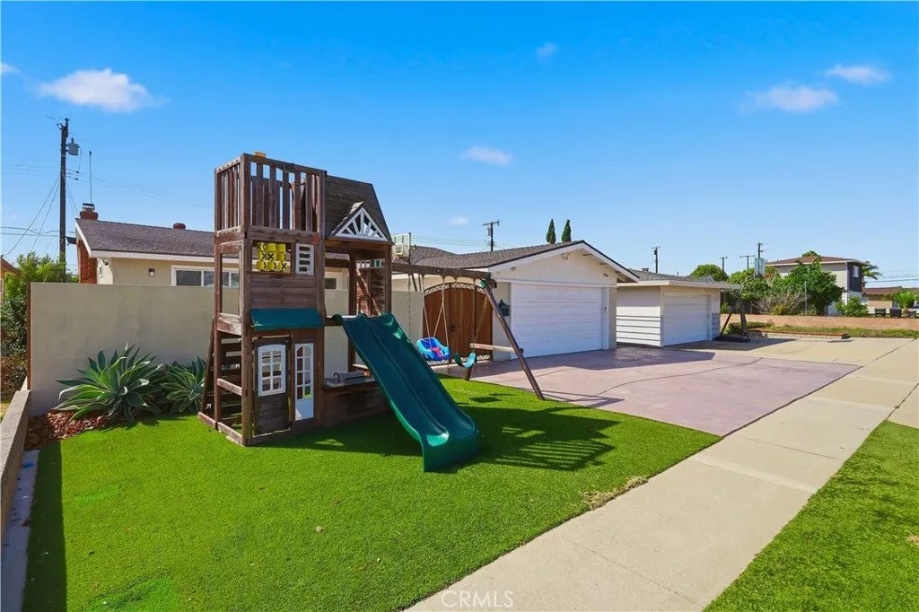2346 W 234th