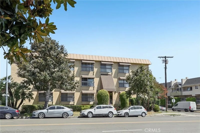 11507 Moorpark Street #305