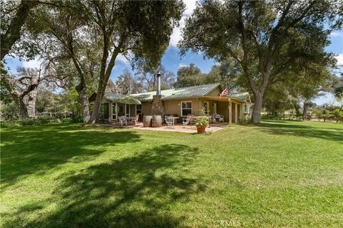 Photo of 29972 Chihuahua Valley Road, Warner Springs, CA 92086 (MLS # LG25100574)