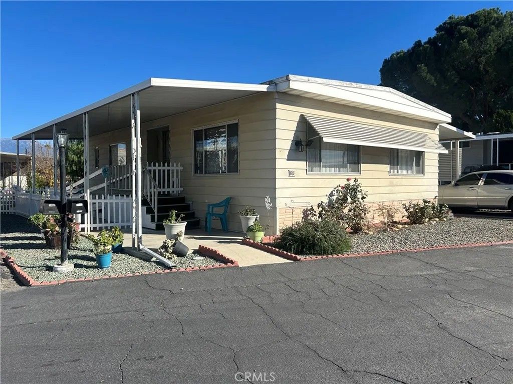Photo of 332 N Lyon Ave #68, Hemet, CA 92543 (MLS # SW26012026)