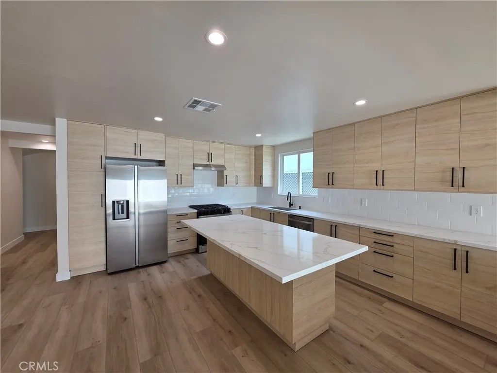 Photo of 17103 Kingsbury St, Granada Hills, CA 91344 (MLS # SR26079400)