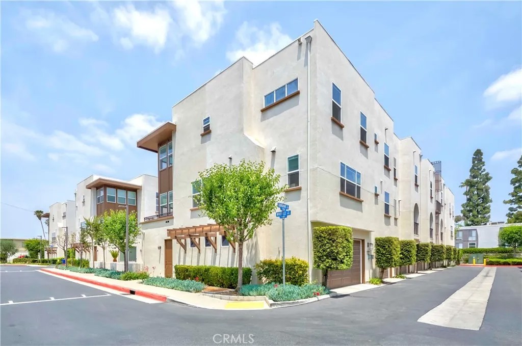 9213 Sunshine Place