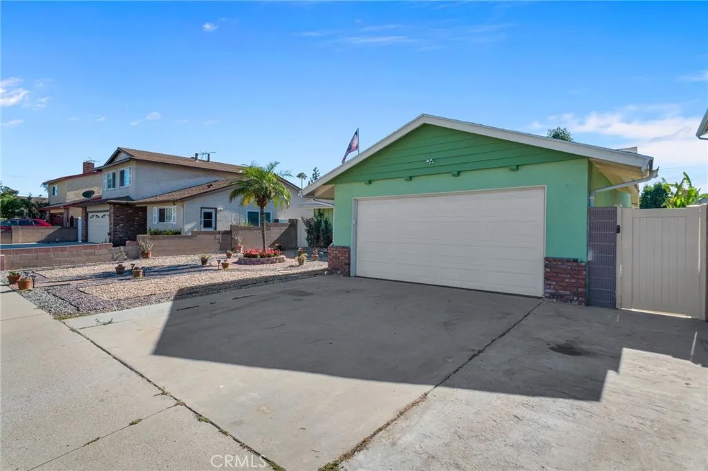 17509 Balfern Avenue