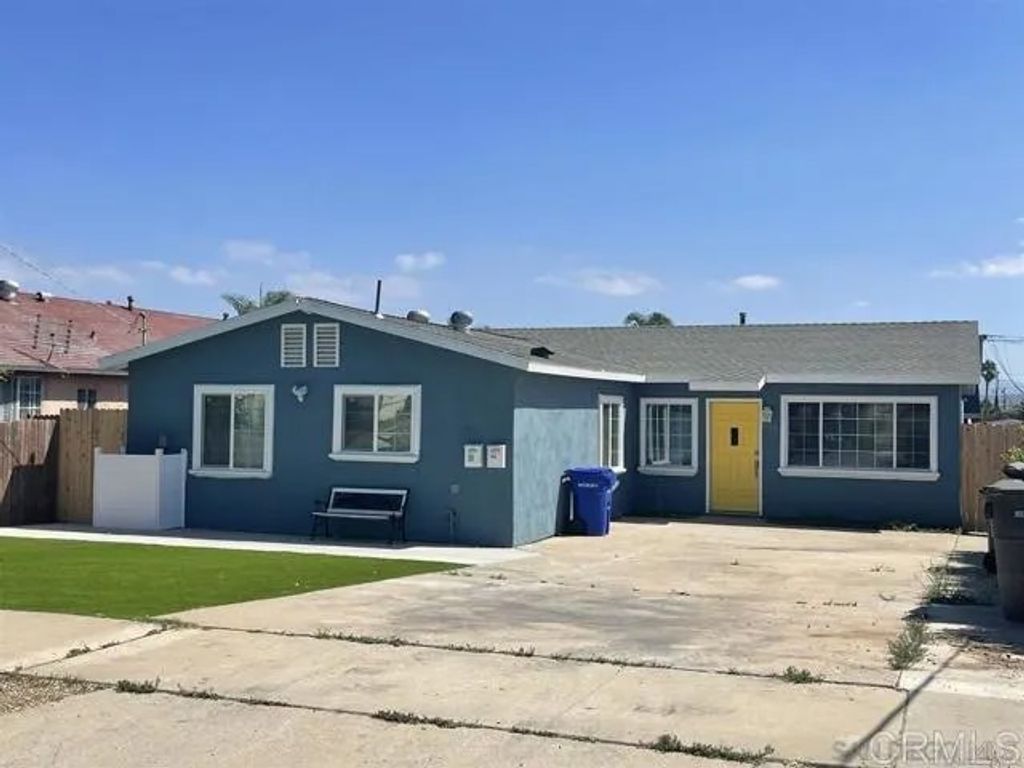 Photo of 943 Georgia Street, Imperial Beach, CA 91932 (MLS # PTP2507756)