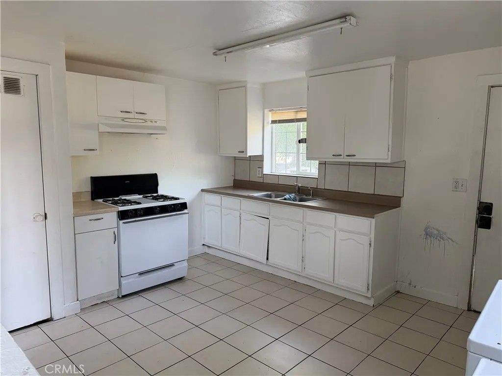 Photo of 1625 4th Ave, Oroville, CA 95965 (MLS # OR26079276)