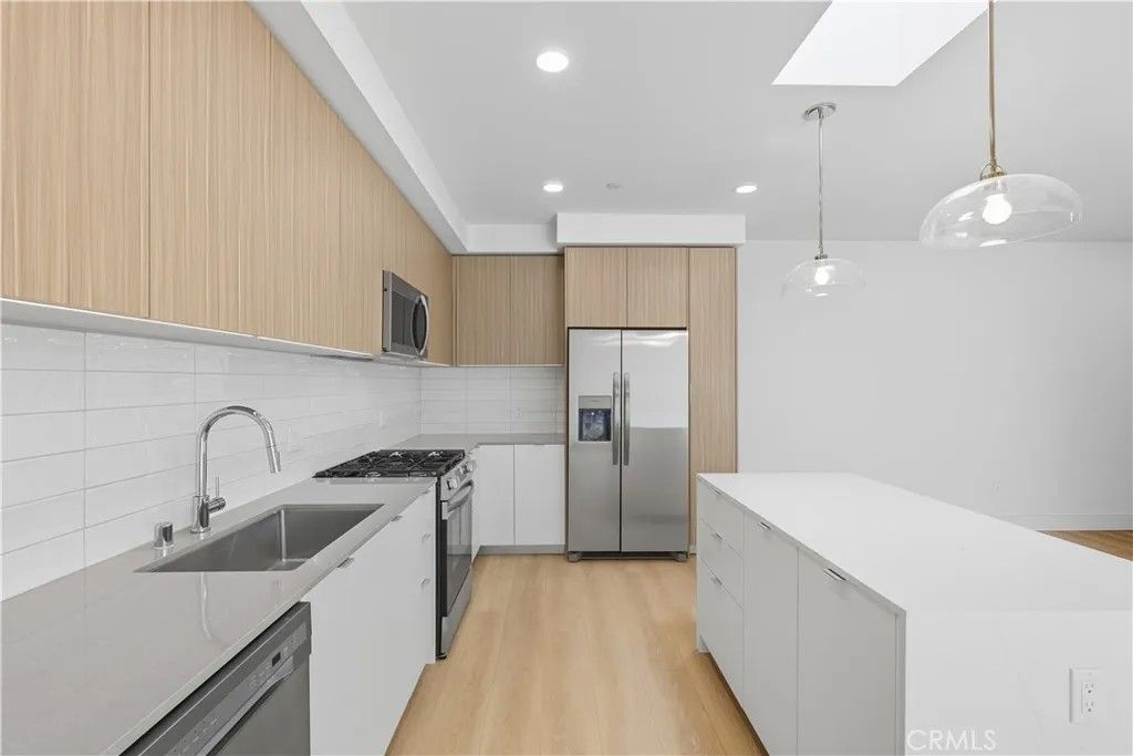 Photo of 12078 Guerin Street #207, Studio City, CA 91604 (MLS # SR25269560)