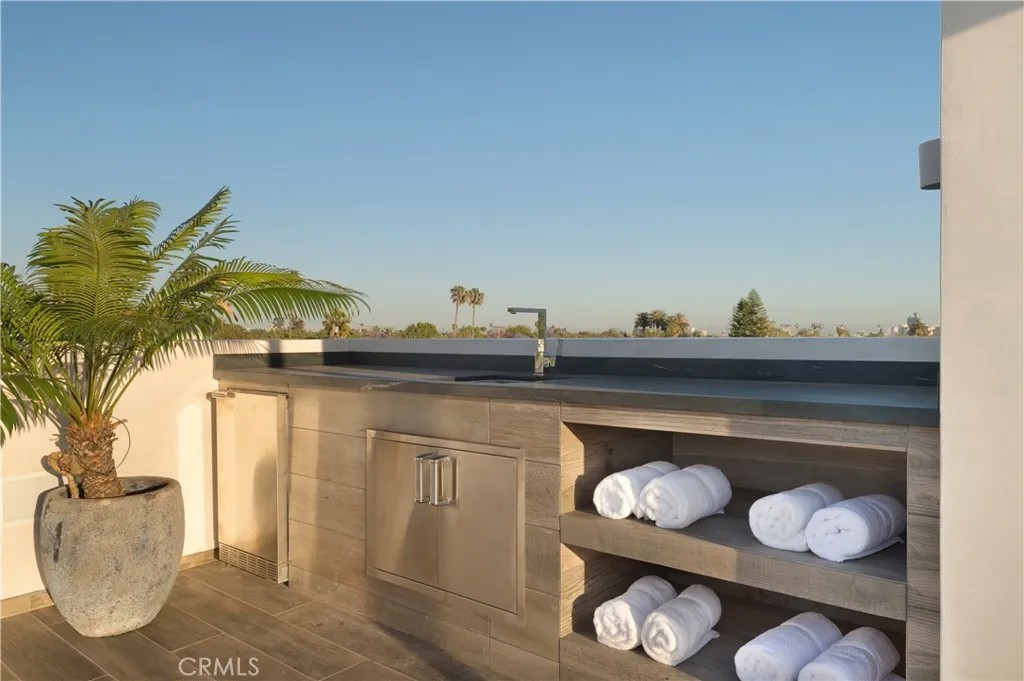 627 N Vista Street